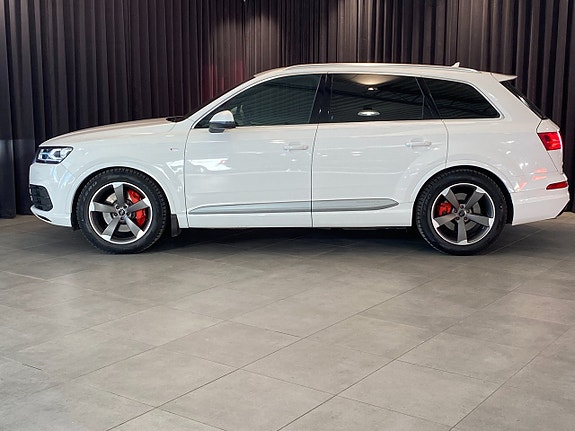 Audi Q7 3 of 5