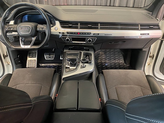 Audi Q7 6 of 30