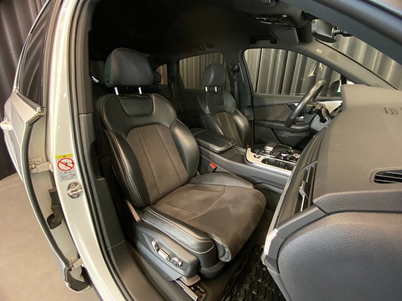 Audi Q7 9 of 30
