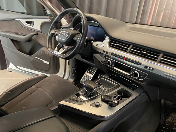 Audi Q7 24 of 30