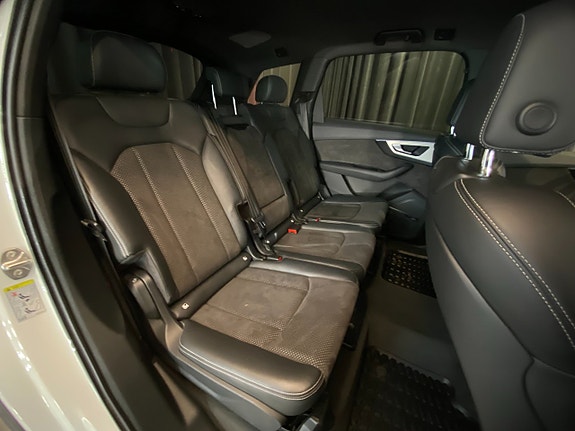 Audi Q7 10 of 30