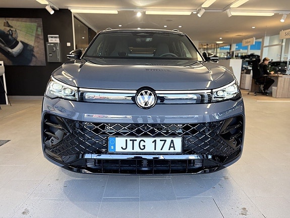 Volkswagen Tiguan 2 of 22