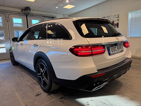 Mercedes-Benz E220 d 3 of 5