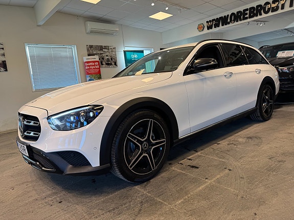 Mercedes-Benz E220 d 2 of 5