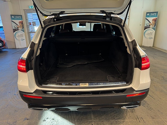 Mercedes-Benz E220 d 23 of 25