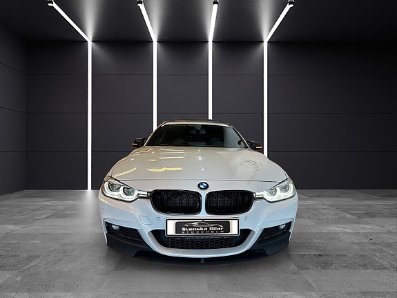 BMW 320 2 of 5
