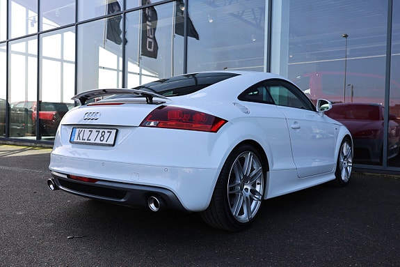 Audi TT 4 of 5