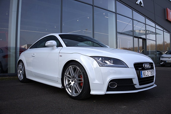 Audi TT 3 of 5