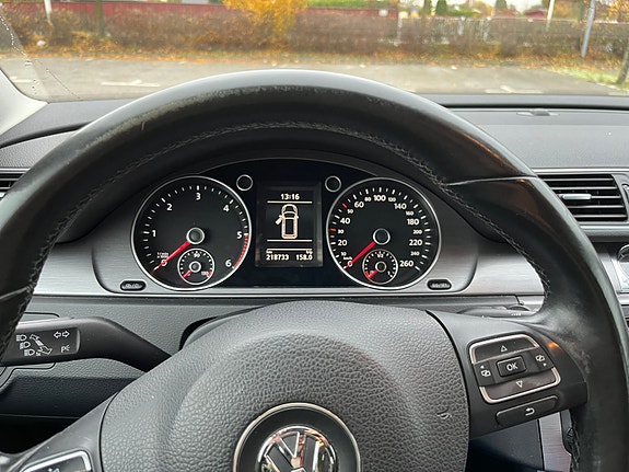 Volkswagen Passat 3 of 5