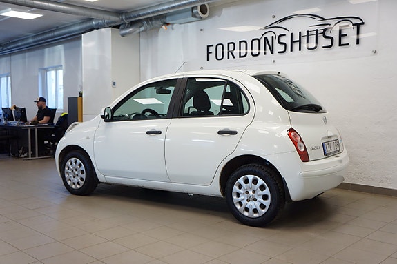 Nissan Micra 3 of 5