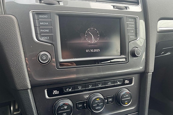 Volkswagen Golf Alltrack 12 of 20