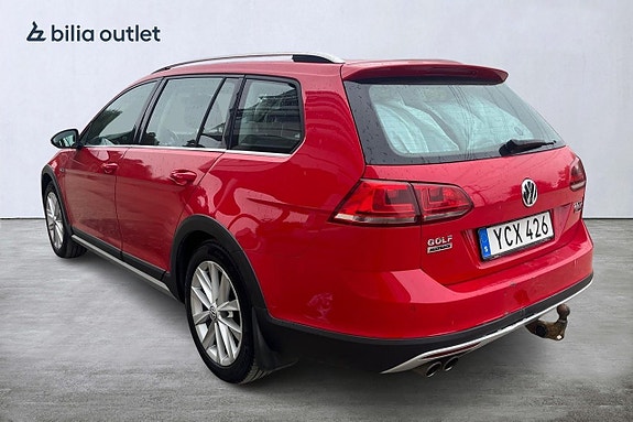 Volkswagen Golf Alltrack 2 of 5