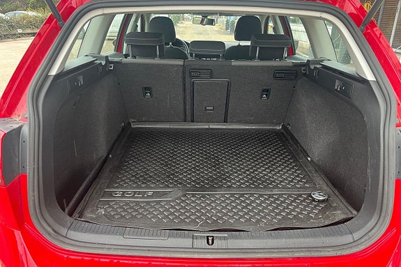 Volkswagen Golf Alltrack 9 of 20