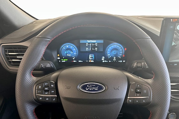 Ford Kuga 7 of 10