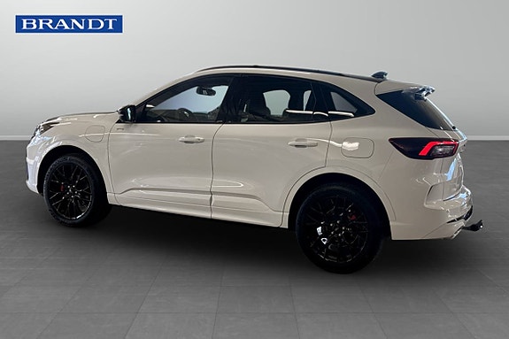 Ford Kuga 2 of 5