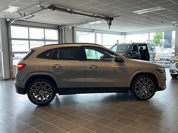 Mercedes-Benz GLA250 e 4 of 22