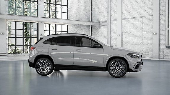 Mercedes-Benz GLA250 e 17 of 22