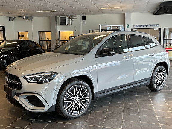 Mercedes-Benz GLA250 e 7 of 22