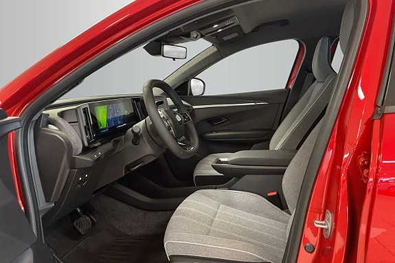 Renault Scenic E-Tech 10 of 18