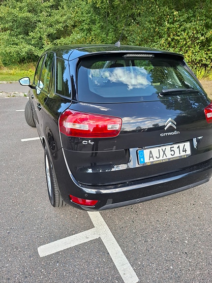 Citroen C4 Picasso 2 of 7