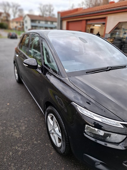 Citroen C4 Picasso 2 of 5