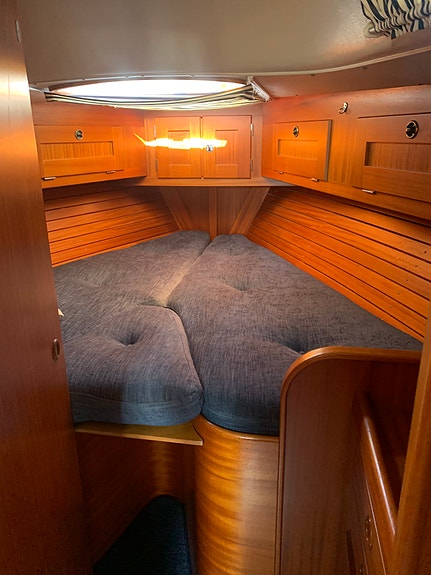 Hallberg Rassy 36 4 of 5
