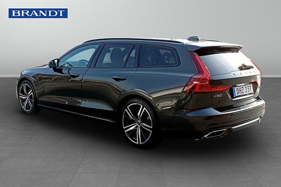Volvo V60 2 of 5