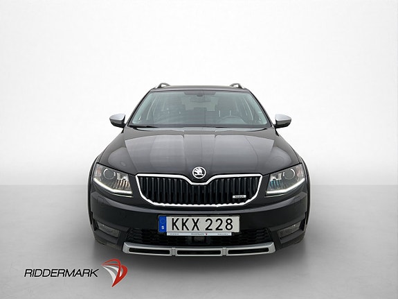 Skoda Octavia Scout 2 of 5
