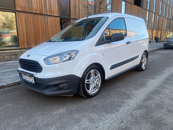 Ford Transit Courier 2 of 21