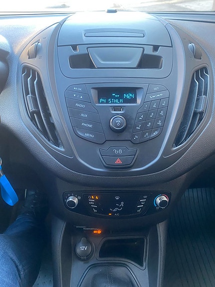 Ford Transit Courier 16 of 21