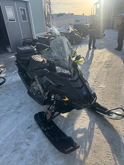 Polaris S4 Titan Adventure 155 momsad 29 MIL 2 of 5