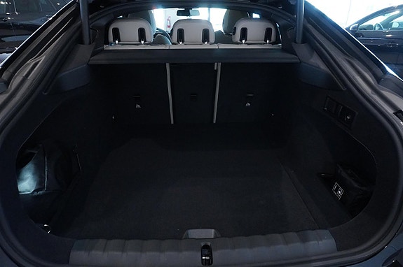 BMW i4 14 of 16