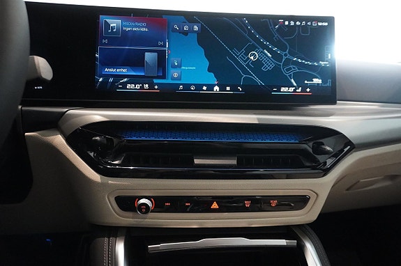 BMW i4 10 of 16