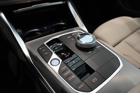 BMW i4 7 of 16