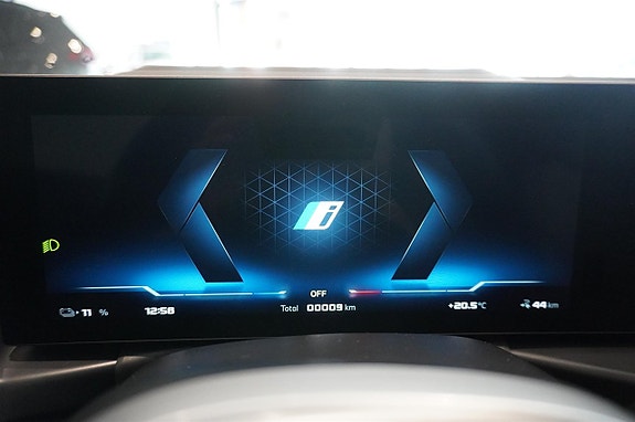 BMW i4 9 of 16