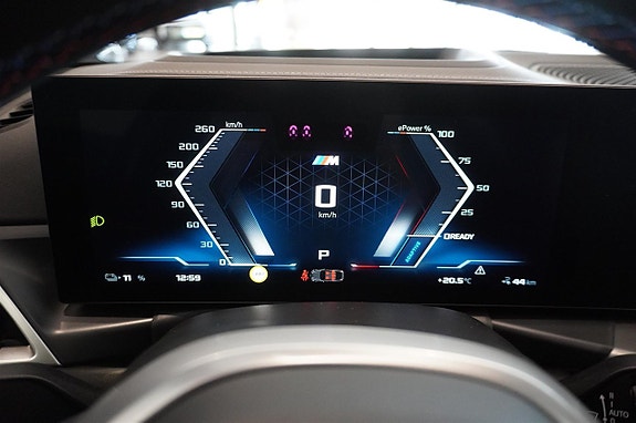 BMW i4 11 of 16