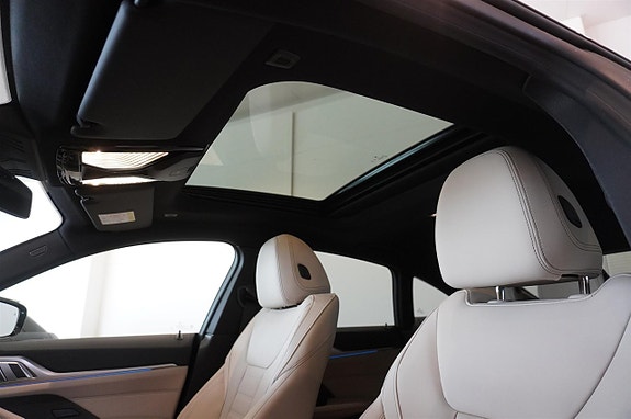 BMW i4 13 of 16