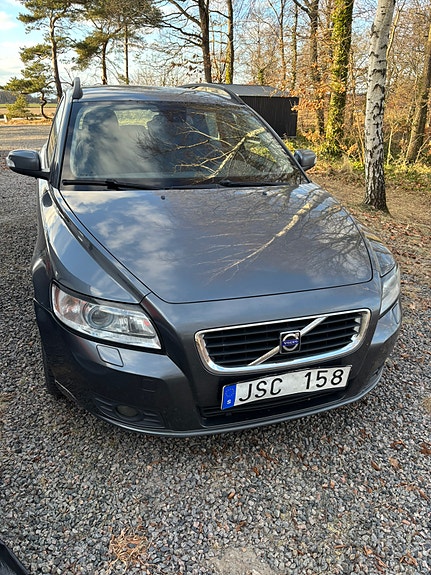 Volvo V50 2 of 2