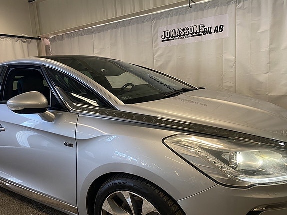 Citroen DS5 2 of 5