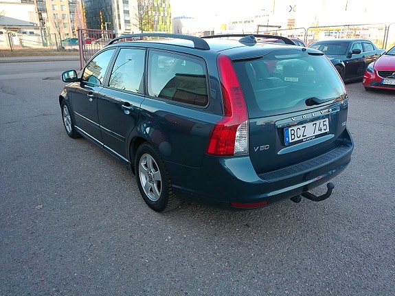 Volvo V50 4 of 12