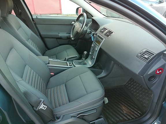 Volvo V50 7 of 12