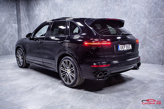 Porsche Cayenne GTS 5 of 5