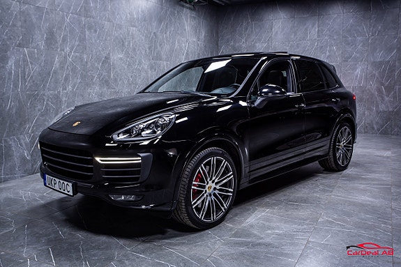 Porsche Cayenne GTS 3 of 5