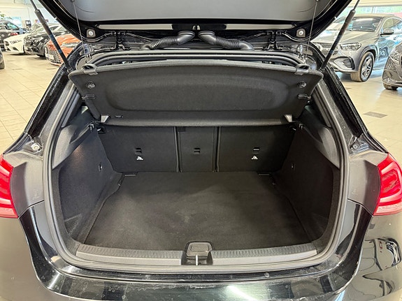 Mercedes-Benz A180 5 of 5