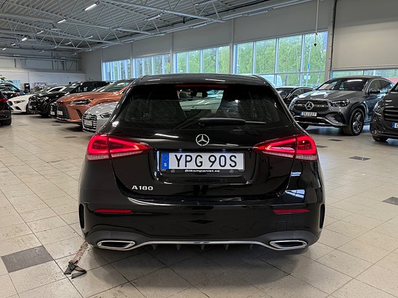 Mercedes-Benz A180 4 of 5