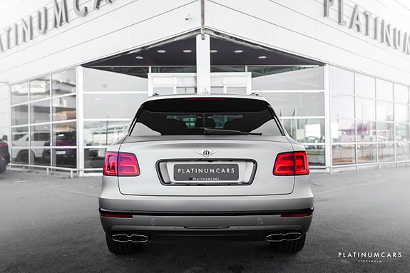 Bentley Bentayga 4 of 5