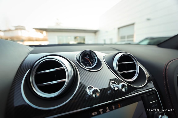 Bentley Bentayga 17 of 22