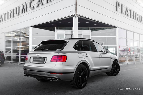 Bentley Bentayga 2 of 5