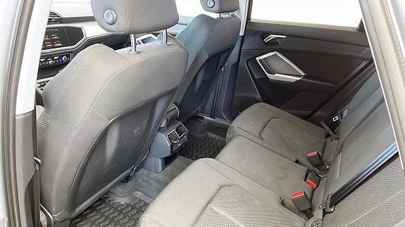 Audi Q3 11 of 12