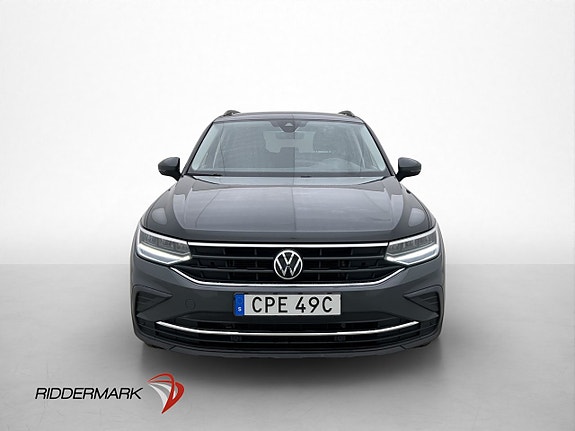 Volkswagen Tiguan 2 of 5